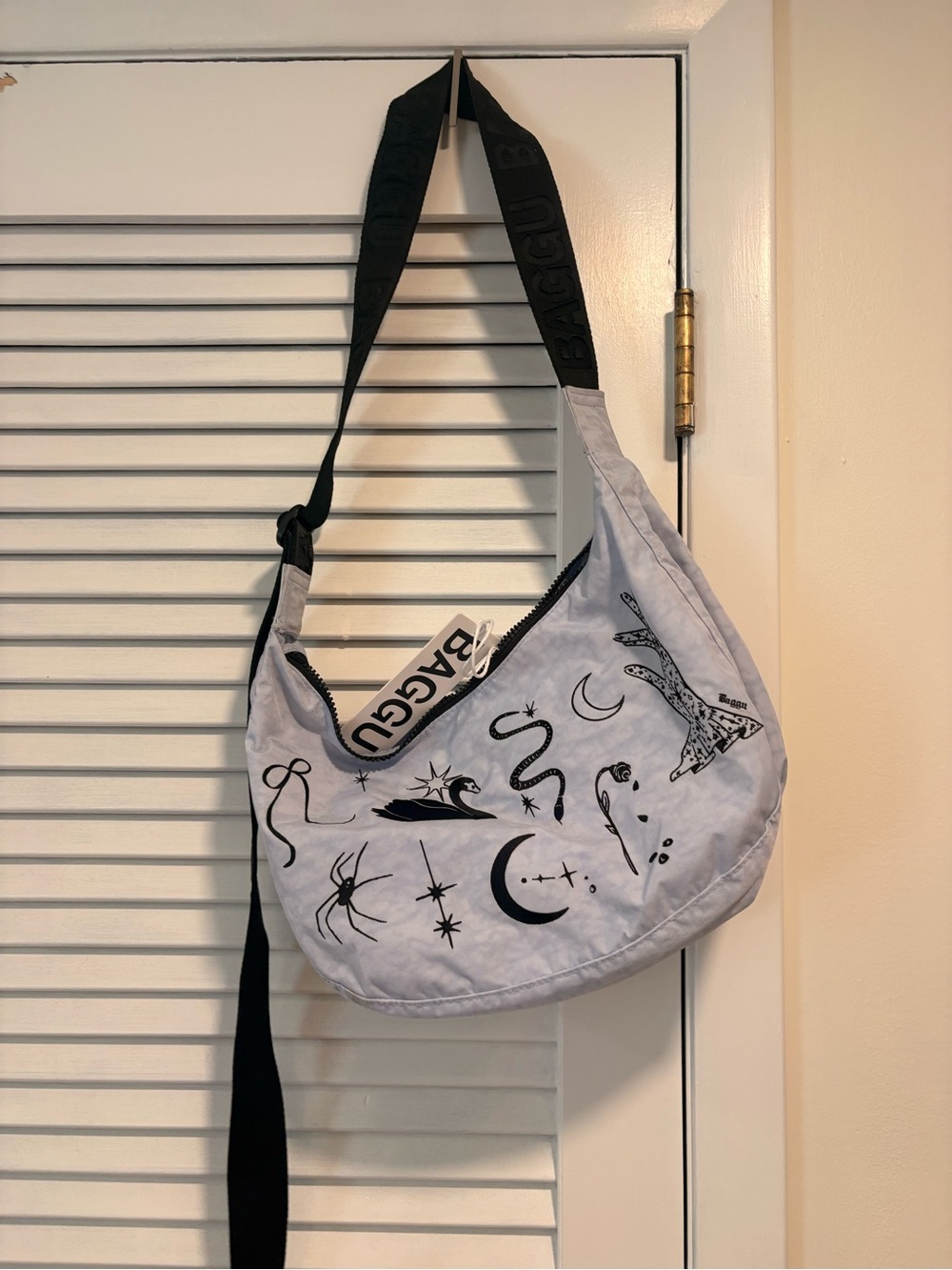 Baggu Crescent Shoulder Bag